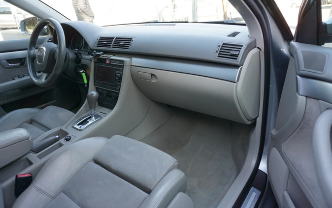 Audi A4 cena 18900 przebieg: 352000, rok produkcji 2007 z Łaszczów małe 211